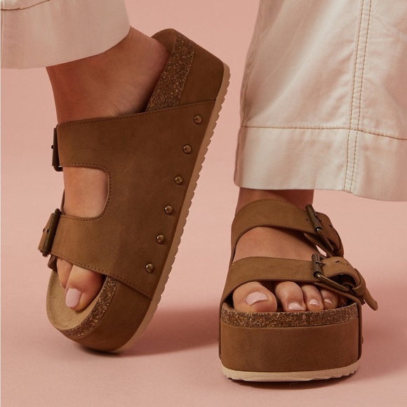 New with tags Altar’d state Serenna Platform Sandal in Mushroom - Picture 1 of 8